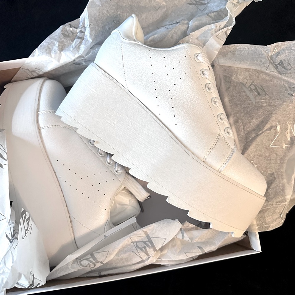 YRU lala platform sneakers